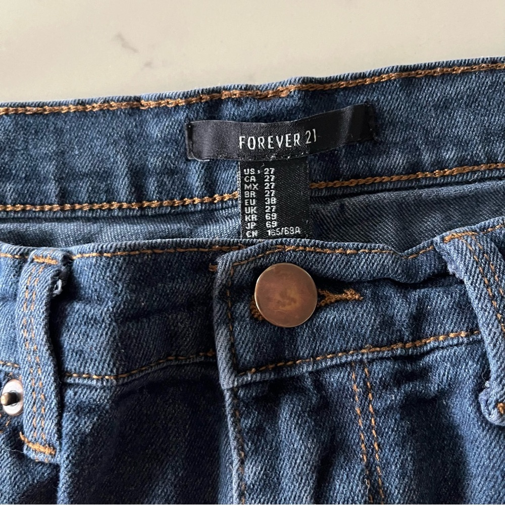 Forever 21 Women’s Medium Waist Dark Blue Non-Stretch Cigarette Jeans Size 27 - Picture 4 of 9